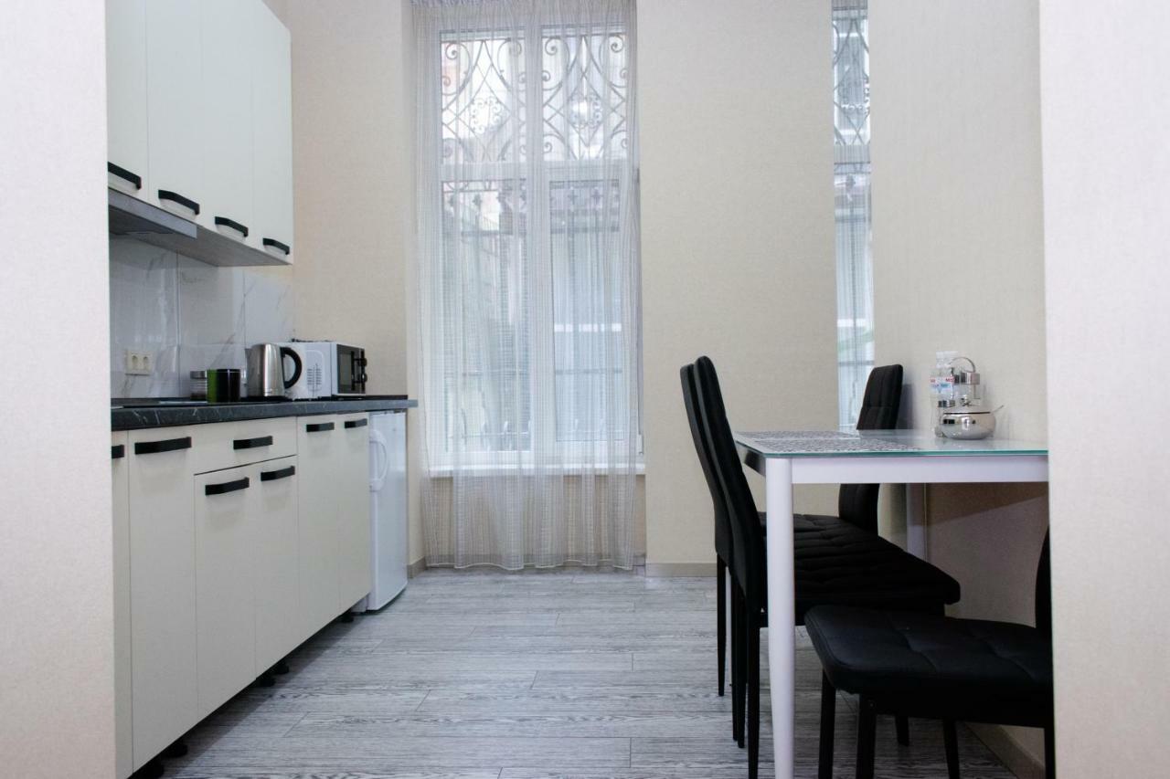 Apartment Barvy Lvova On Kostyushka St Exterior foto