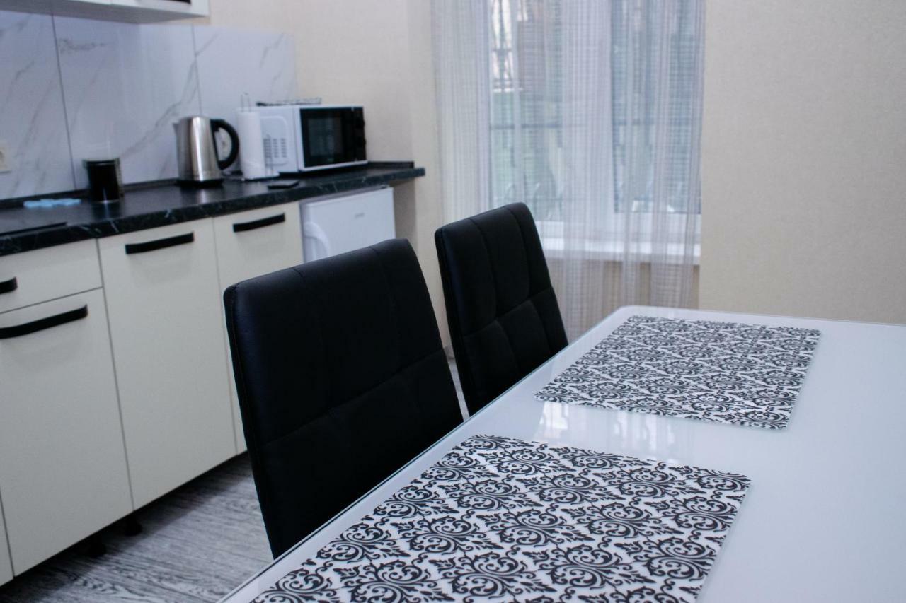 Apartment Barvy Lvova On Kostyushka St Exterior foto